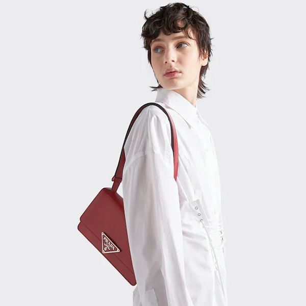 人気プラダ コピー エンブレムブラッシュドレザー バッグ 1BD321_ZO6_F02SB_V_OTO